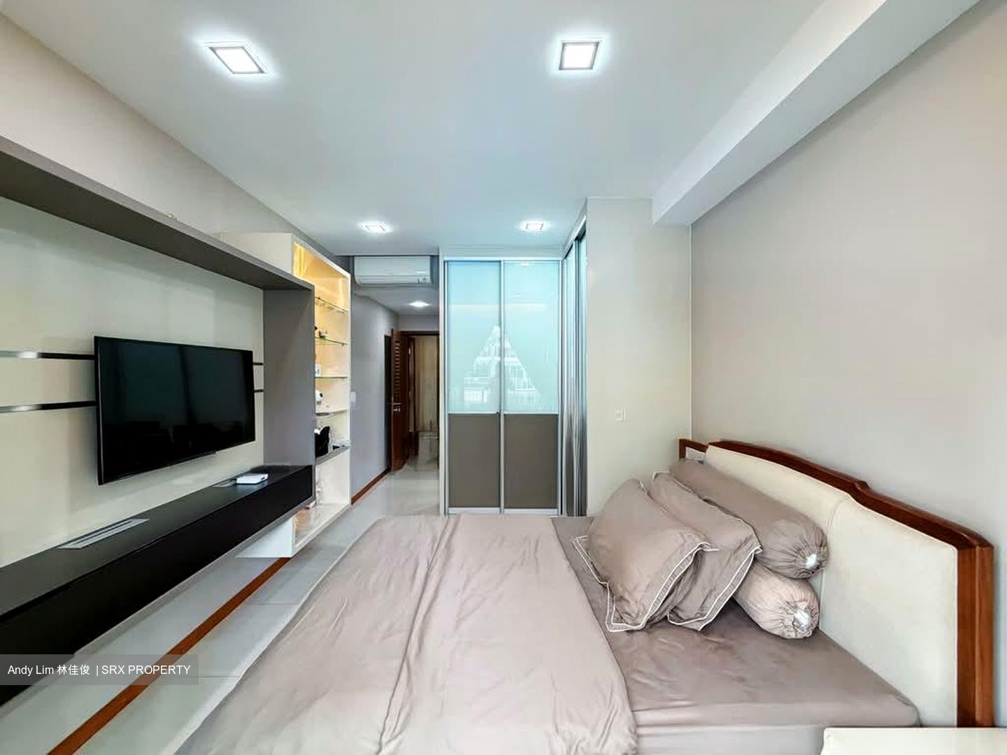 1 Canberra (D27), Condominium #554540361